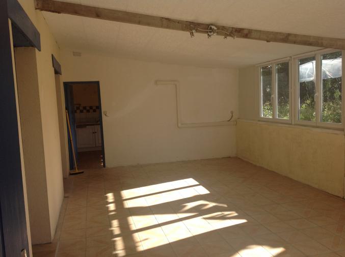 MAISON DANS HAMEAU CALME