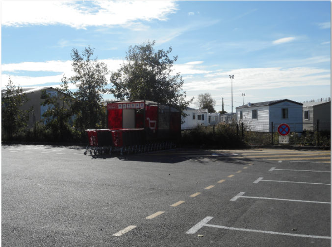 TERRAIN EN ZONE COMMERCIALE