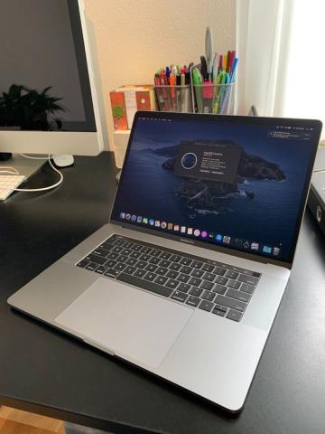 MacBook Pro 15 "2018 (i9 / 32 Go / 500 Go)