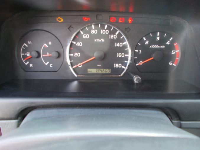 Toyota HiAce 2.5-117 HK 4WD