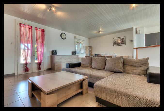 Maison de plain-pied, jardin et garage