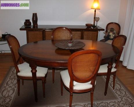 1 crédence et Table avec 6 chaises