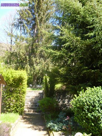 Appartement de 40 m² à louer Ax les thermes dans jardin calme
