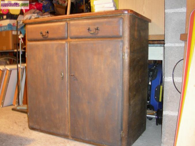 Petit meuble de rangement