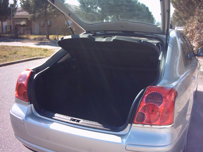 A vendre une toyota avensis d4d 115 ch.