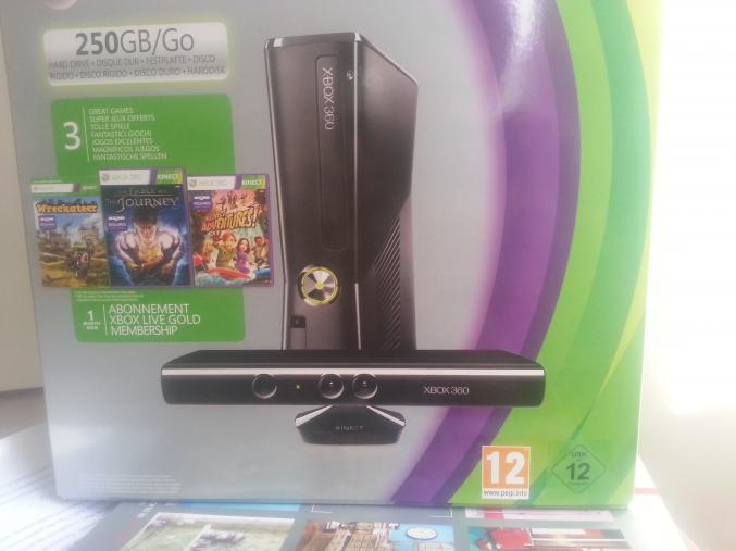Xbox 360 S +Kinect+3 jeux neuve 