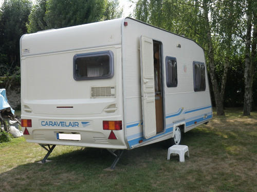 Tres bon etat caravane caravalaire bahia 460