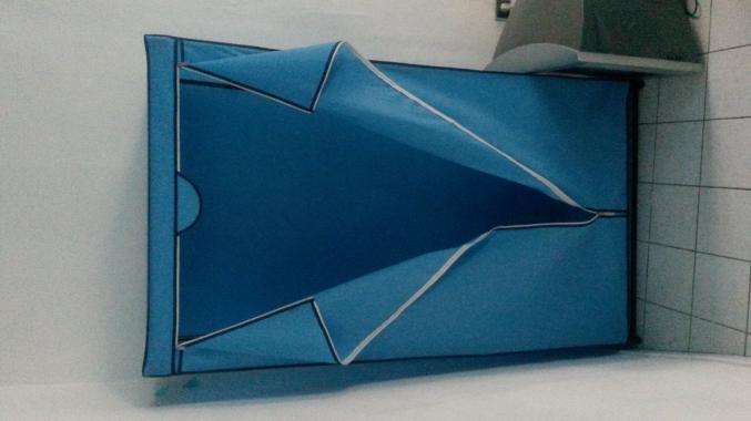 TV, armoire et clic clac à petit prix