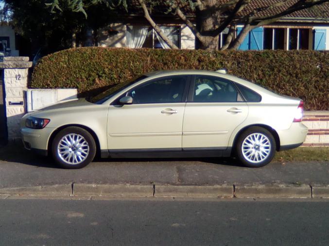 VOLVO S40momentum