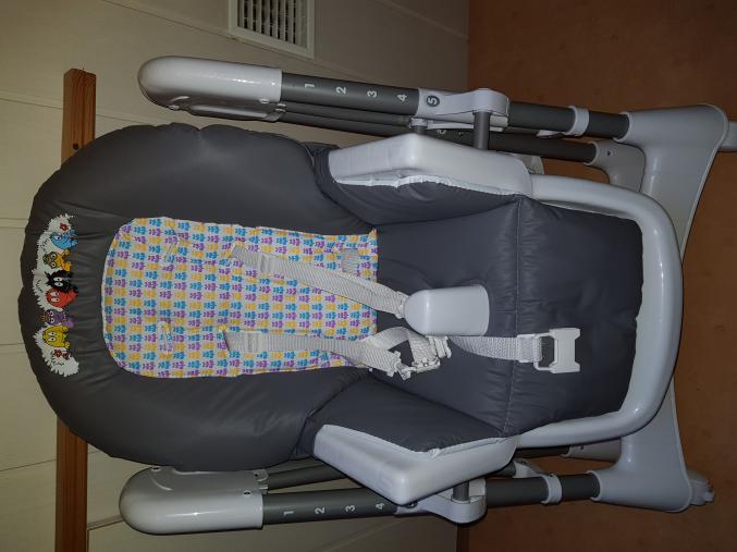 Chaise haute bébé