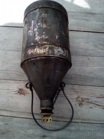 PLM ancien bidon à huile