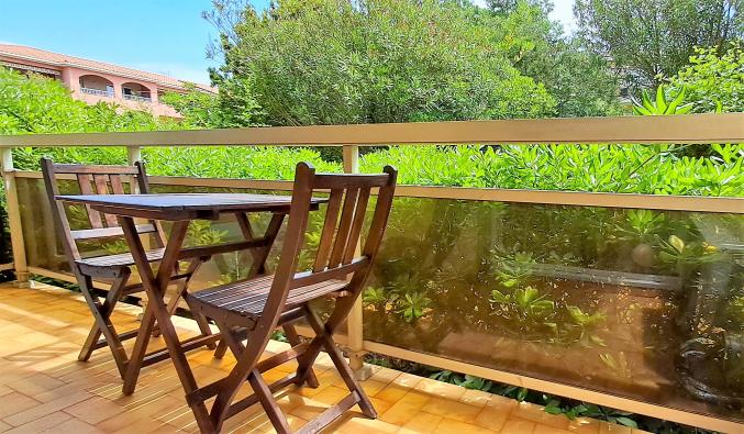 BORMES LES MIMOSAS STUDIO VACANCES MER