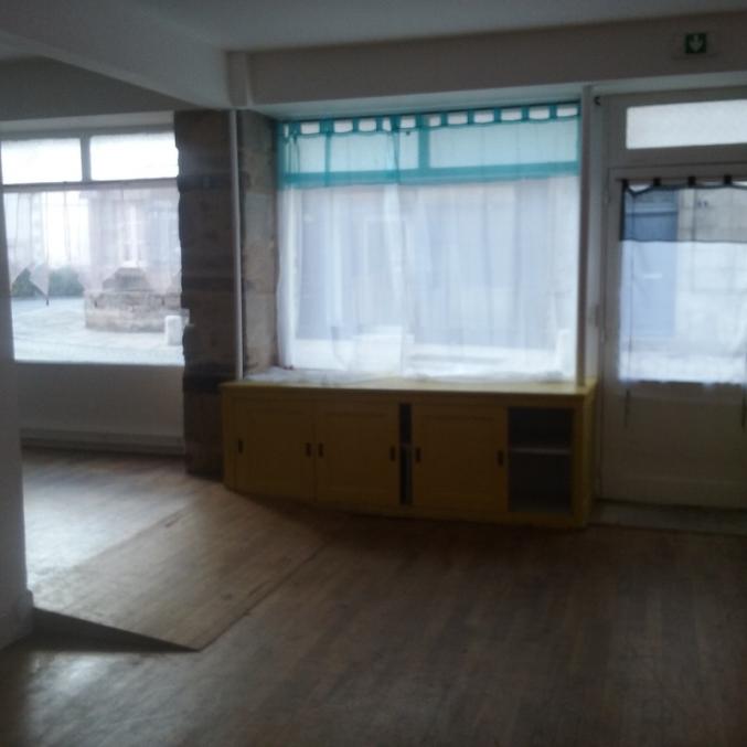 Local avec Murs refait a neuf