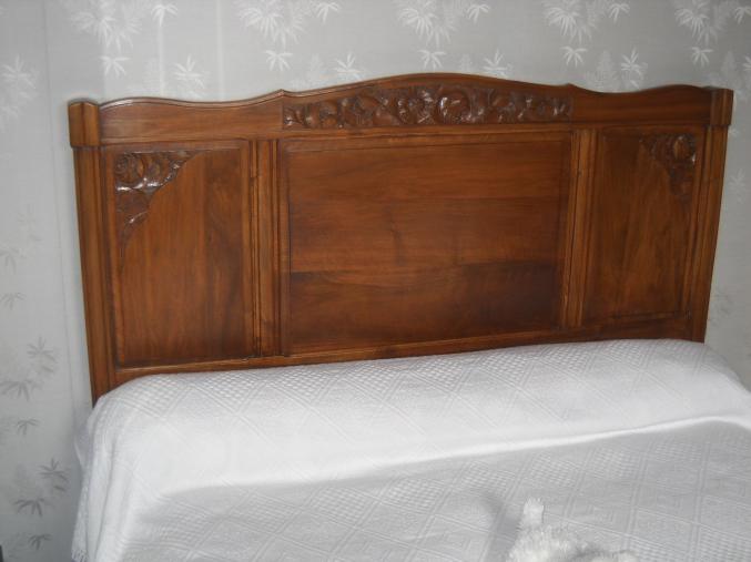 CHAMBRE à COUCHER EN NOYER MASSIF