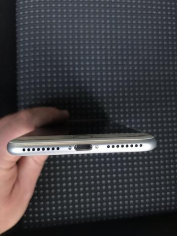 Vend mon IPhone 6s  blanc 32go officiellement débloqué