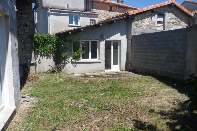 Maison 3 niveaux a rafraichir