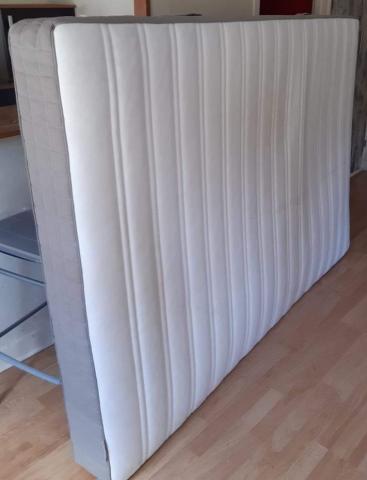 Matelas 140x200cm à vendre urgent