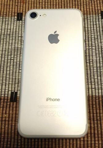Apple iPhone 7 128GB Silver USED UNLOCKED Cameras