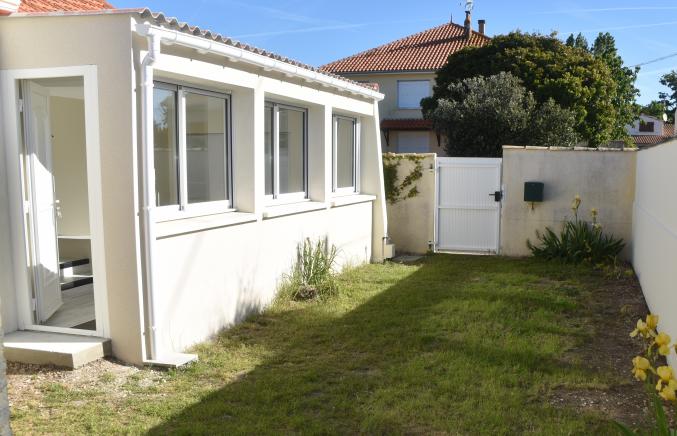 A louer plein pied a 200m de la plage