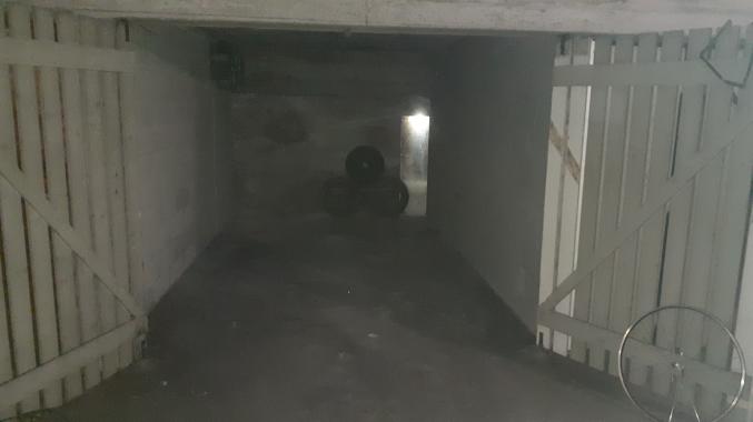 Place de parking fermée à côté Lycée Audiberti