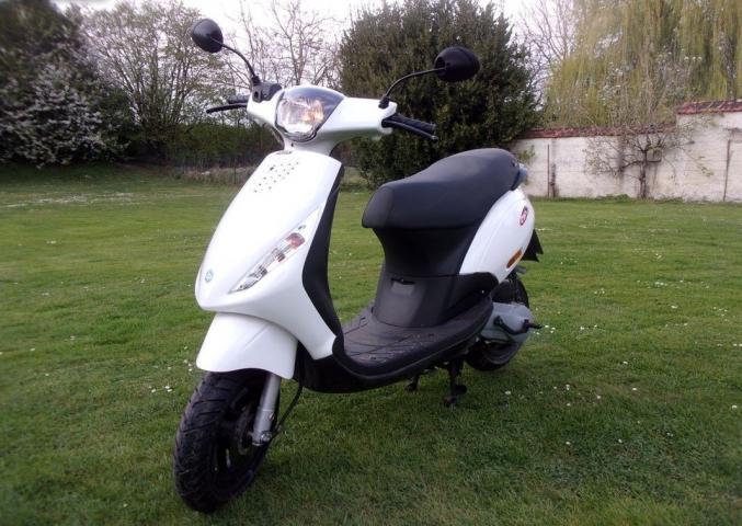 Scooter Zip 50 CC 2T BON Etat
