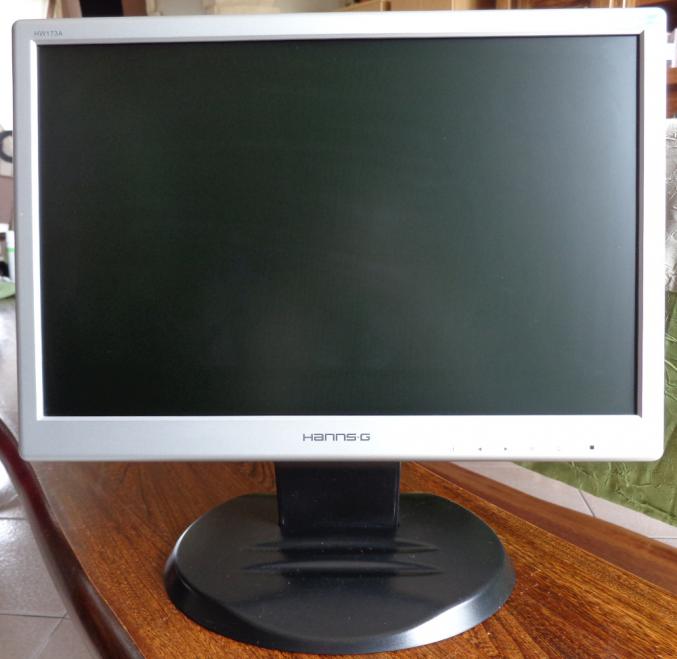 Ecran ordianteur 17’ wide