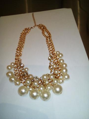 Bonjour, vend des bijoux