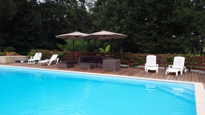 Appartement Type F4, en rez de jardin avec piscine