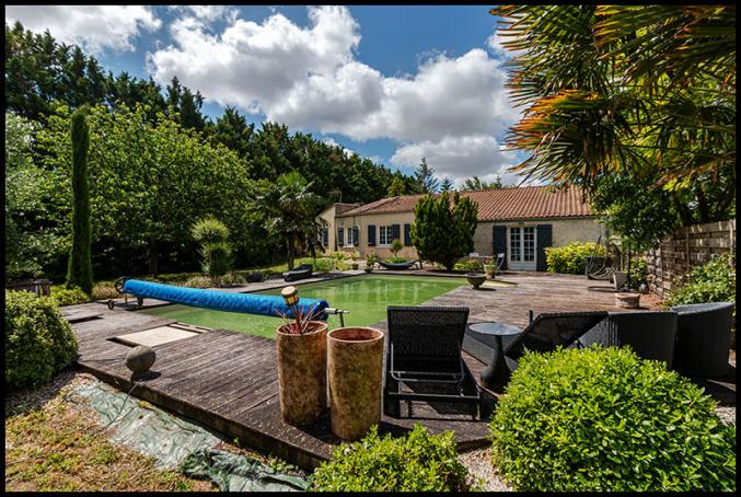 Maison 210 m2, 5 chambres + bureau, piscine