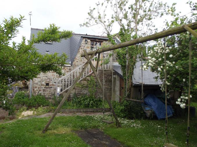 Vds ensemble immobilier de deux maisons sur un terrain de 1700 m2