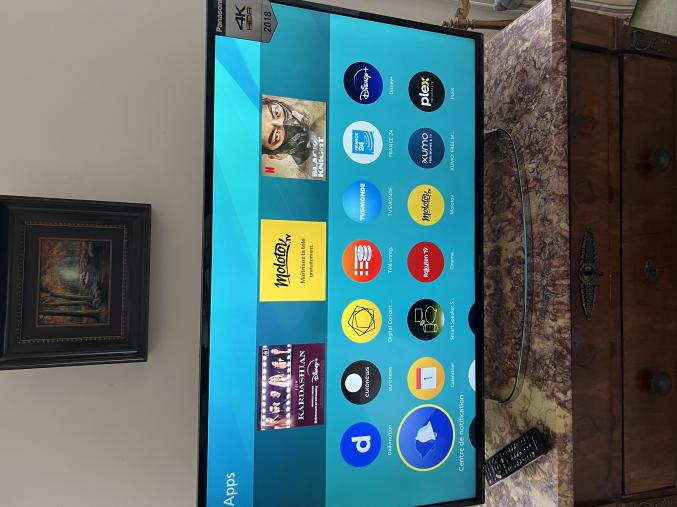 Téléviseur Panasonic 108 cm 4K UHD