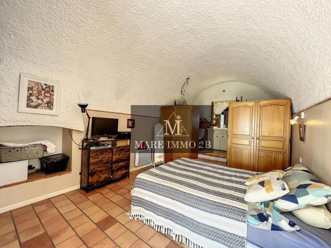 MAISON 12 PIECES AVEC PISCINE