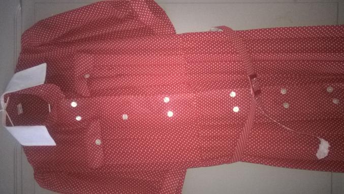 Robe rouge a pois blancs taille 40