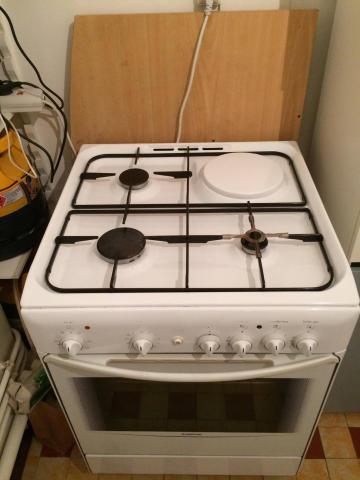 Cuisinière gaz et four électrique ARISTON