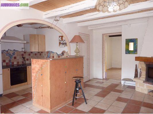 Urgent Maison mitoyenne dans hameau 110m² + terrain et grange 70m²