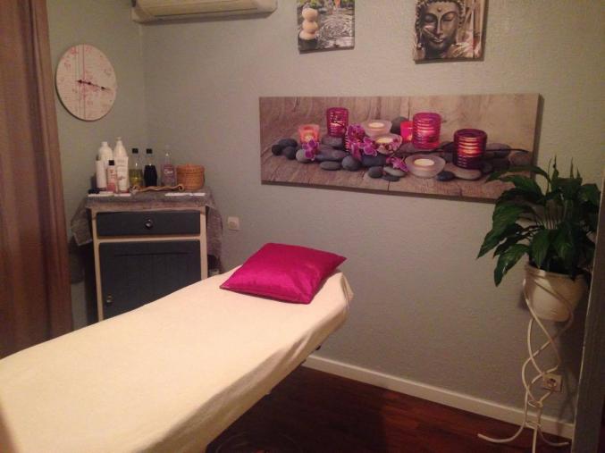 Massage/ Magnétisme/ Palper rouler