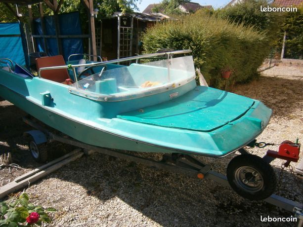 Bateau de marque Jeanneau