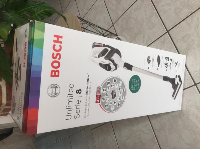 Aspirateur Bosch 18V série 8   Neuf