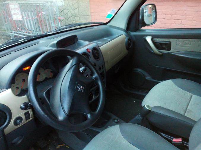 Peugeot partner 1.6 hdi  totem