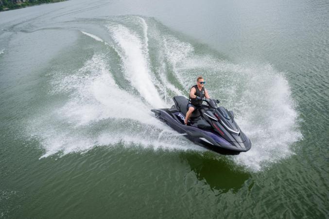 TRES BONNE MAGNIFIQUE BATEAUX JET SKY YAMAHA FX SVHO CARBURANT:DIESEL