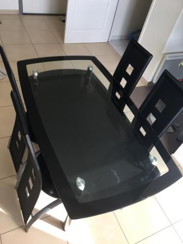 TABLE SEJOUR EN VERRE TREMPE