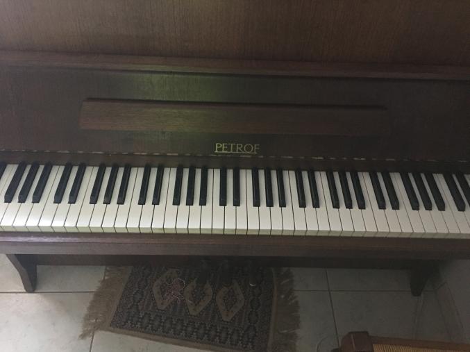 Piano PETROF 