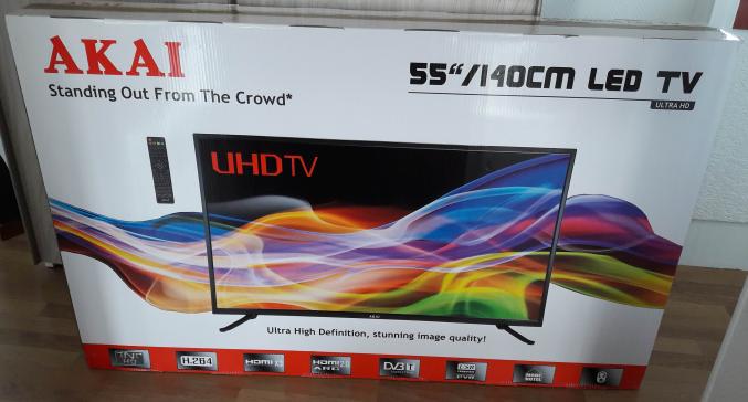 TV AKAI 4K 140 cm LCD et Barre de son NEUF