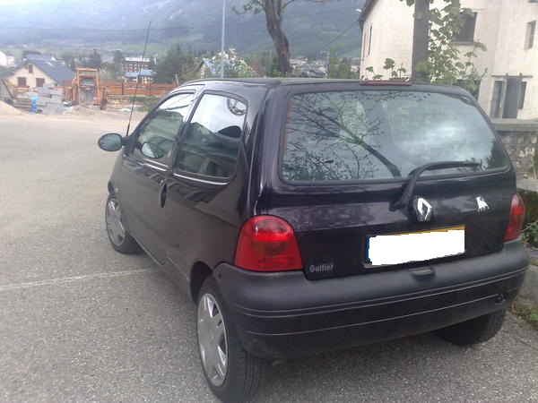 TRES BELLE A DONNER  RENAULT TWINGO  KENZO 2005 