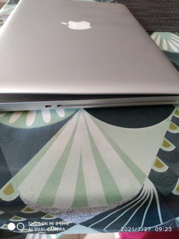 Vends Mac book 13 pouces année 2012