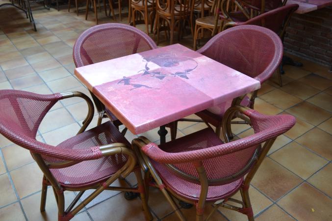 Terrasse 4 tables 16 chaises