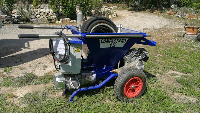 Machine à projeter compact pro 16