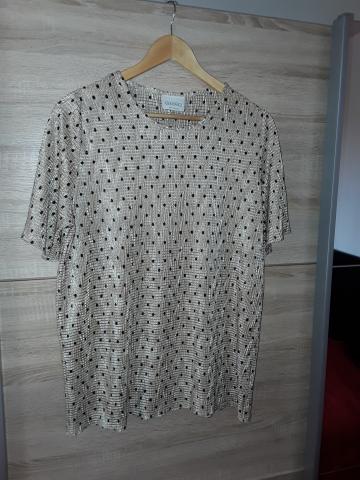 Haut beige satinée à pois