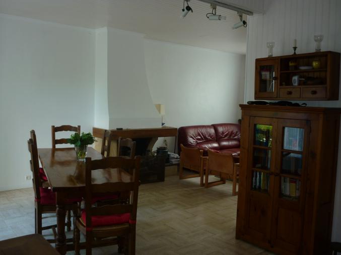 Maison 6/7 pièces principales sur beau terrain