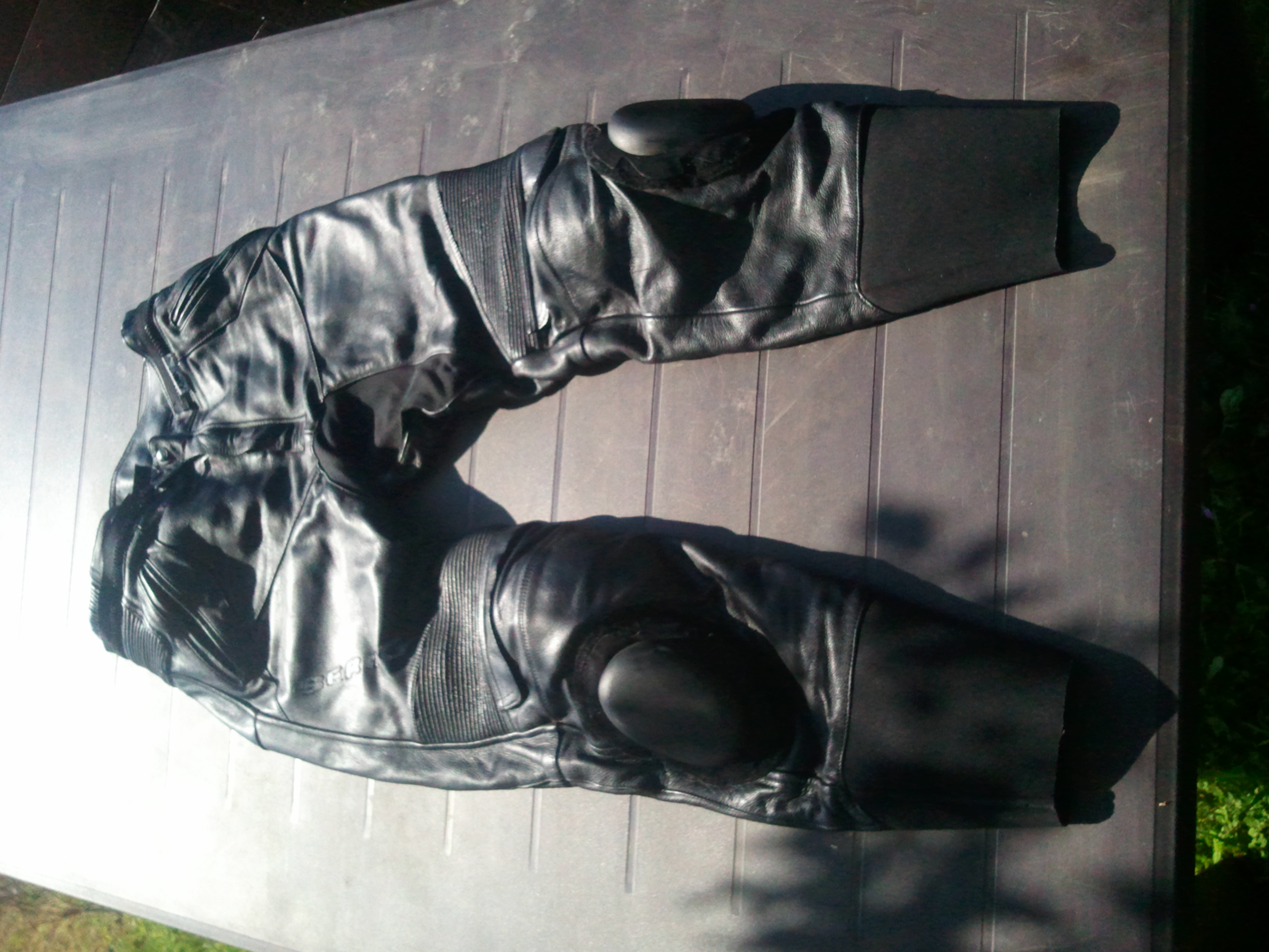 Vend blouson cuir et pantalon